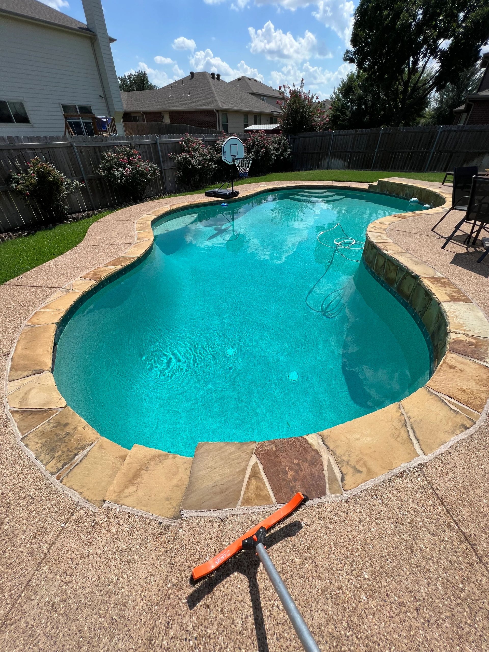 Curved pool stone decking