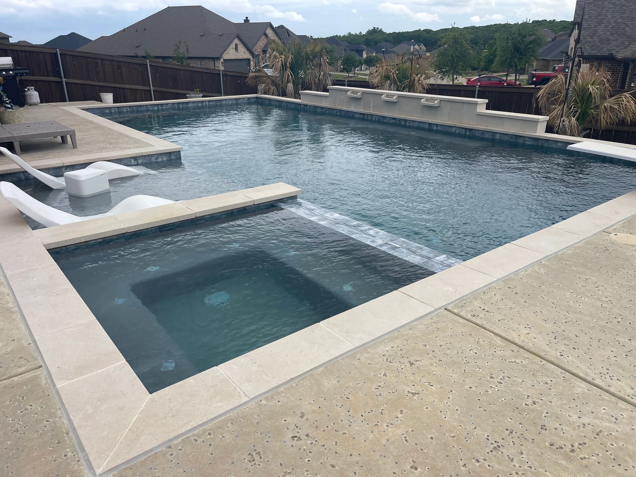 Luxury pool with spa jets